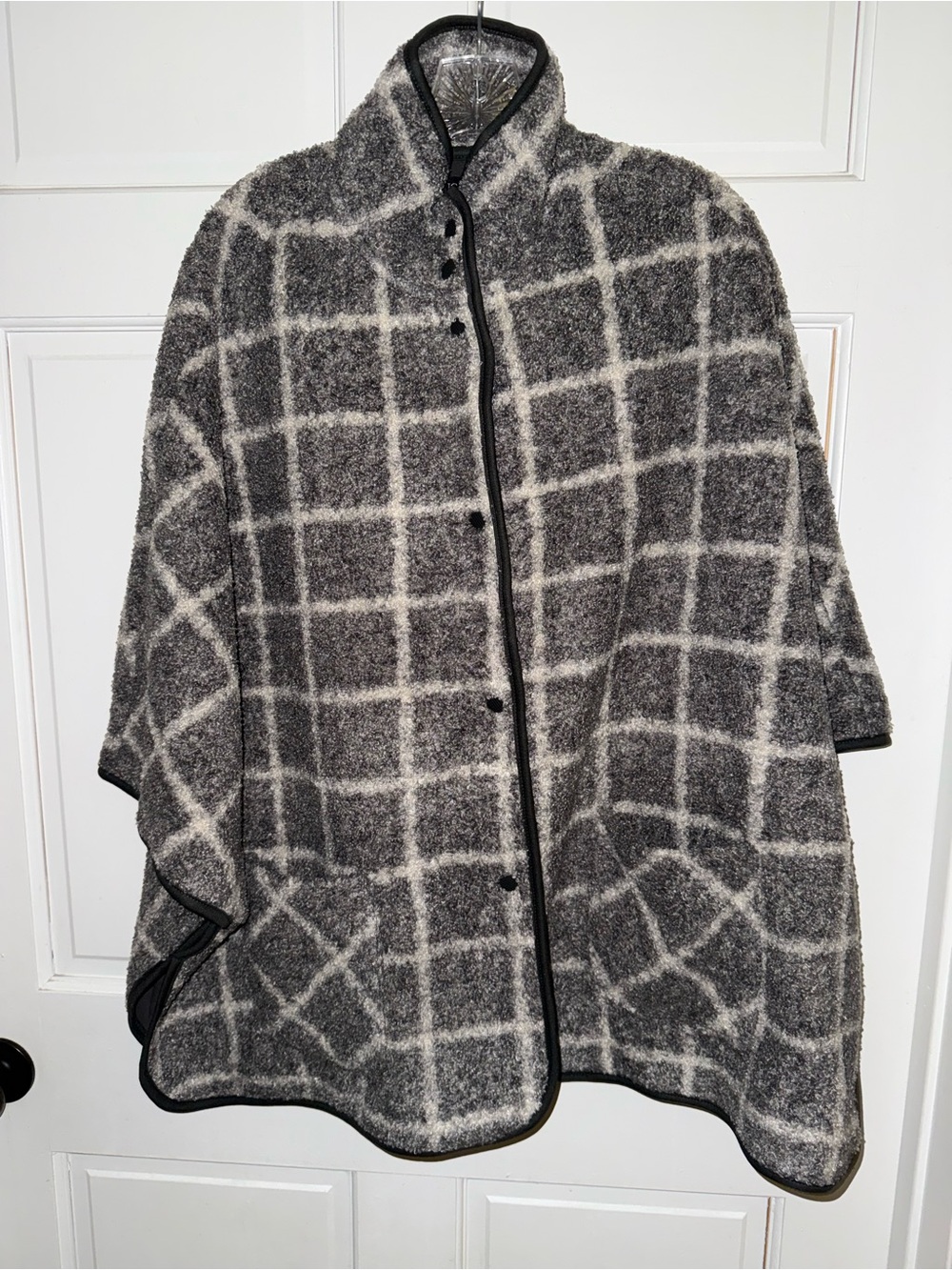 Parasuco Gray and Cream Windowpane Plush Poncho Coat
